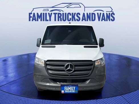 Used 2022 Mercedes-Benz Sprinter 1500 image 8
