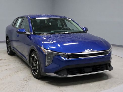 Used 2025 Kia K4 EX image 1