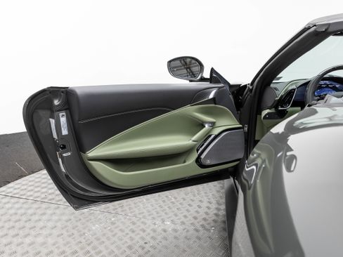 Certified 2025 Ferrari Roma Spider RWD image 12