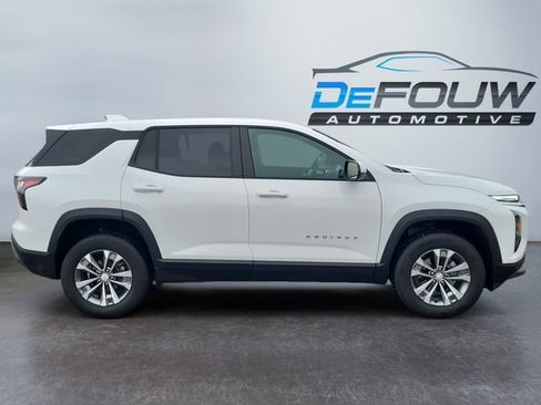 Used 2026 Chevrolet Equinox LT image 2