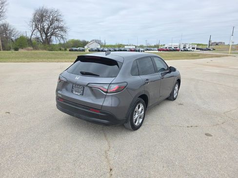 Used 2023 Honda HR-V LX image 3