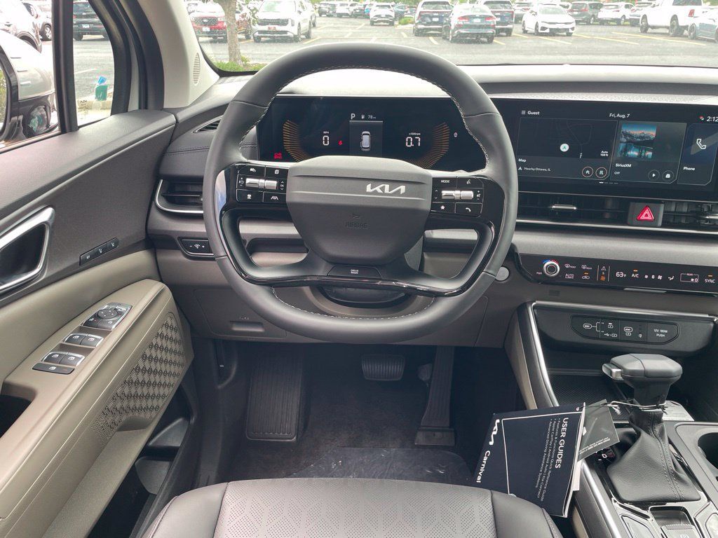 New 2027 Kia Carnival EX FWD image 12