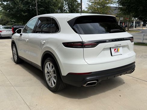 Used 2023 Porsche Cayenne AWD/4WD image 7
