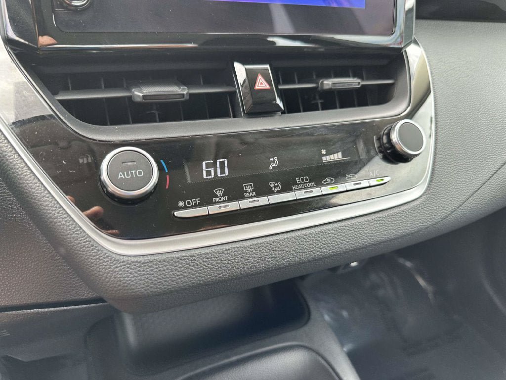 Used 2024 Toyota Corolla LE FWD image 24