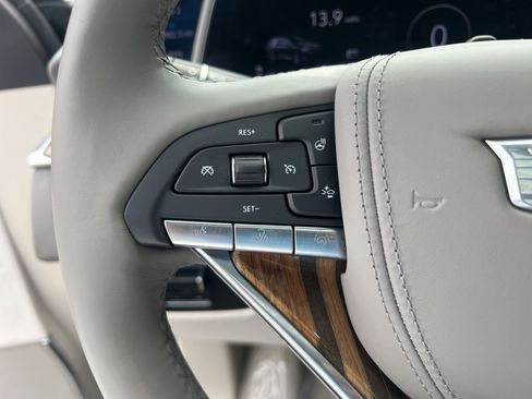 Used 2021 Cadillac Escalade ESV Premium Luxury Platinum AWD/4WD image 36