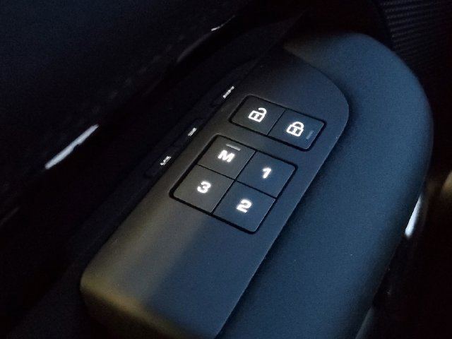 Certified 2026 Land Rover Discovery S AWD/4WD image 21