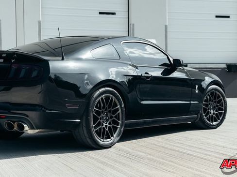 Used 2013 Ford Mustang Shelby GT500 RWD image 46