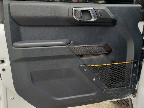 Used 2024 Ford Bronco Badlands image 11