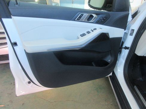 Used 2022 BMW X5 xDrive45e AWD/4WD image 6