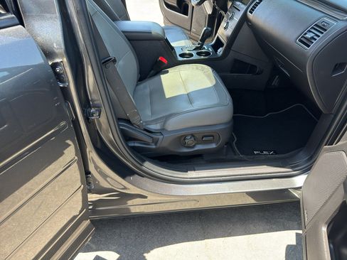 Used 2019 Ford Flex SEL w/ Equipment Group 202A FWD image 27