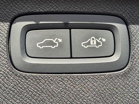 New 2026 Volvo XC90 B6 Plus w/ Protection Package Premier AWD/4WD image 26