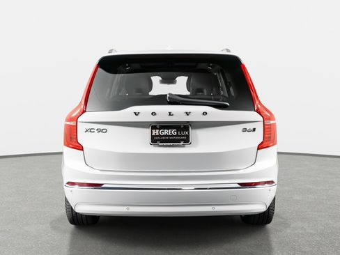 Used 2025 Volvo XC90 B6 Ultra w/ Protection Package Premier image 11