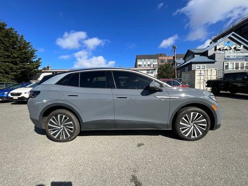 Used 2023 Volkswagen ID.4 Pro S Plus image 9