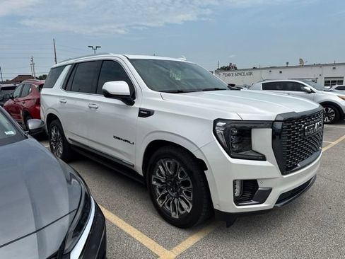 Used 2023 GMC Yukon Denali Ultimate AWD/4WD image 1