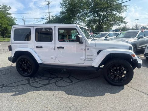 Used 2024 Jeep Wrangler Unlimited Sahara w/ Technology Group AWD/4WD image 4