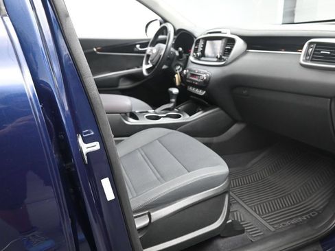 Used 2019 Kia Sorento FWD w/ LX Convenience Package image 27