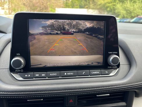 Used 2025 Nissan Rogue SV image 29