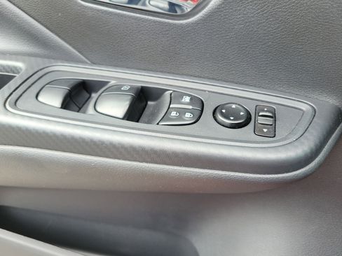 Used 2025 Nissan Versa SV FWD image 20