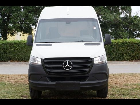 Used 2019 Mercedes-Benz Sprinter 170 image 2
