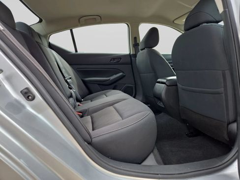 Used 2024 Nissan Altima 2.5 SV FWD image 31
