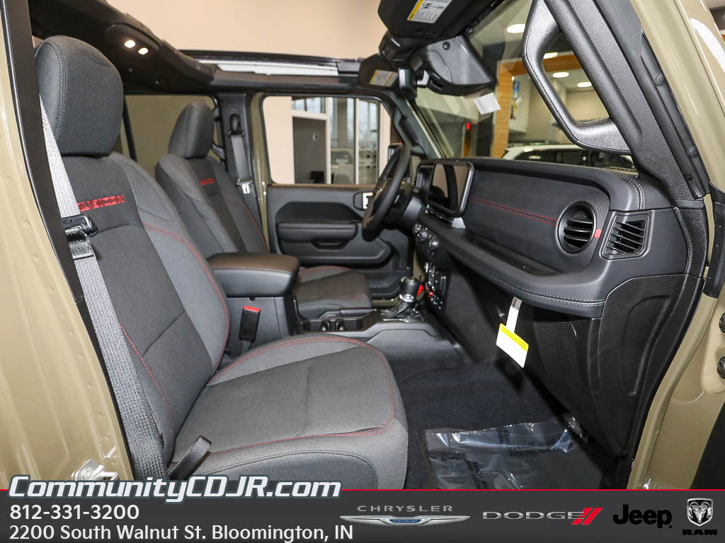 New 2026 Jeep Wrangler Unlimited Rubicon w/ Technology Group AWD/4WD image 19