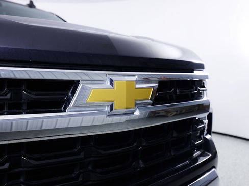 Used 2022 Chevrolet Silverado 1500 LT AWD/4WD image 4