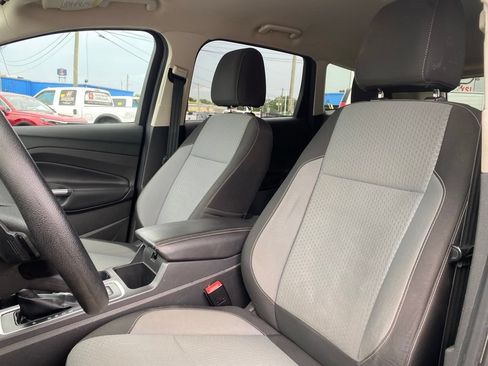 Used 2017 Ford Escape SE FWD image 10