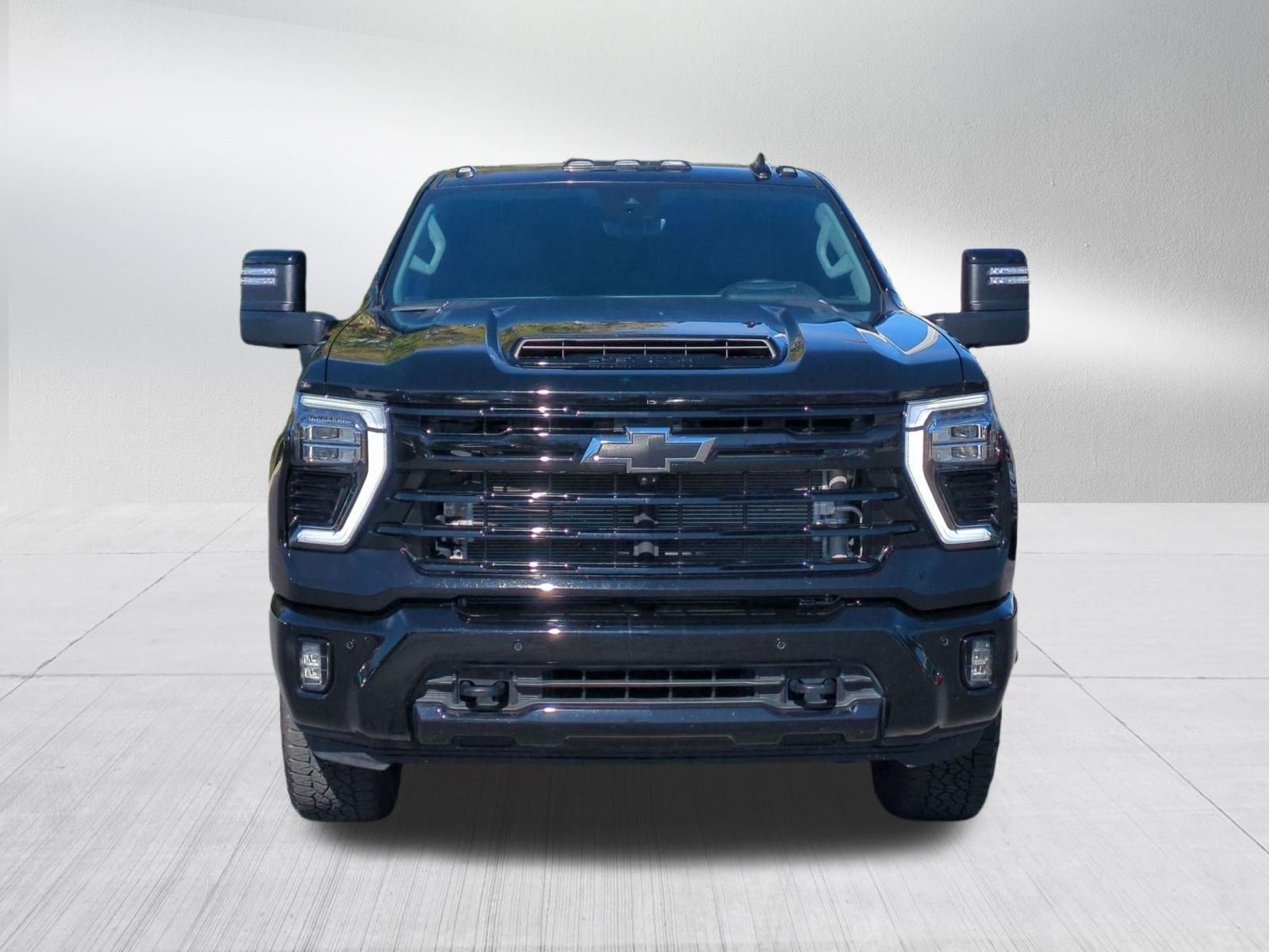 Used 2024 Chevrolet Silverado 3500 LTZ w/ LTZ Plus Package AWD/4WD image 9