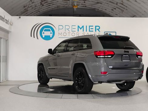 Used 2021 Jeep Grand Cherokee Laredo X RWD image 5