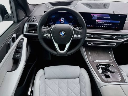 Certified 2025 BMW X5 xDrive40i AWD/4WD image 10