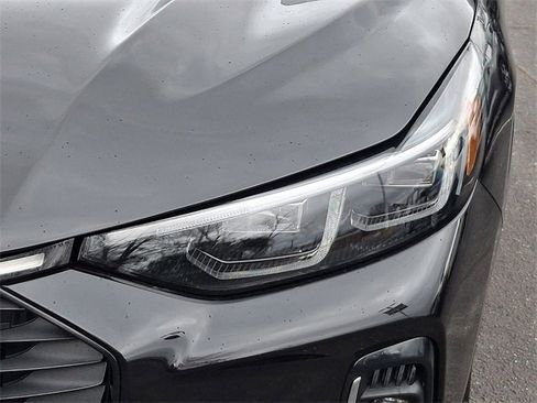 Used 2023 Ford Escape Platinum image 9