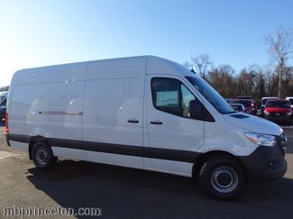 Used 2024 Mercedes-Benz Sprinter 2500 video 2