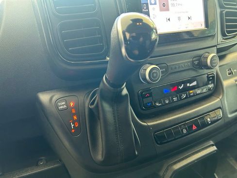 Used 2025 RAM ProMaster 2500 w/ Convenience Group FWD image 9