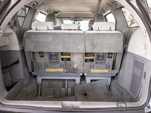Used 2012 Toyota Sienna LE FWD image 16
