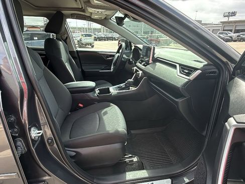 Used 2024 Toyota RAV4 XLE w/ Convenience Package image 31