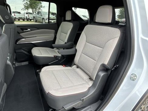 New 2026 Chevrolet Traverse LT w/ Sun and Wheel Package FWD image 26