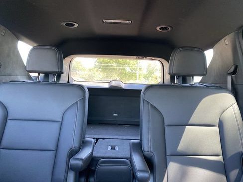Used 2025 Chevrolet Traverse LT AWD/4WD image 28