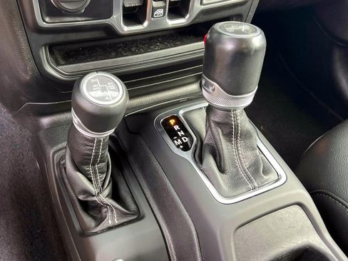 Certified 2022 Jeep Wrangler Unlimited Sahara w/ Cold Weather Group image 24