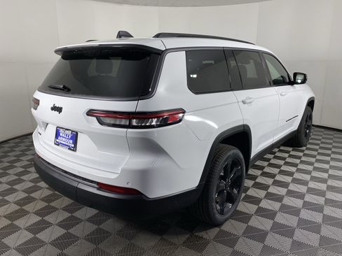 New 2026 Jeep Grand Cherokee L Limited image 8