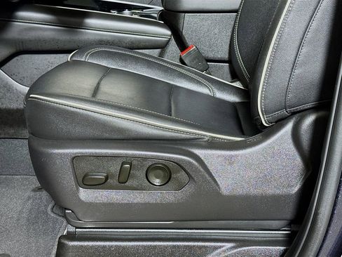 Certified 2025 Chevrolet Suburban Premier AWD/4WD image 18
