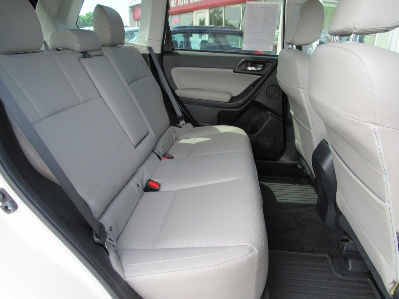Used 2017 Subaru Forester 2.5i Limited AWD/4WD image 8