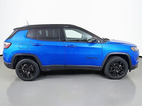 Used 2022 Jeep Compass Latitude AWD/4WD image 14