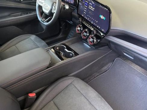 New 2026 Chevrolet Blazer EV RS AWD/4WD image 17