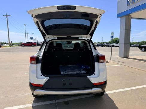 New 2026 Chevrolet TrailBlazer LT w/ Convenience Package FWD image 8