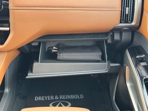 Used 2024 Nissan Pathfinder Platinum image 25