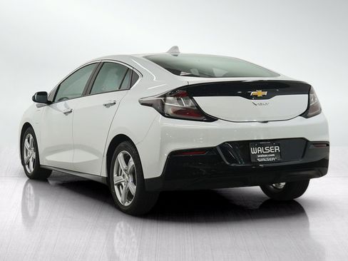 Used 2017 Chevrolet Volt LT w/ Comfort Package FWD image 3