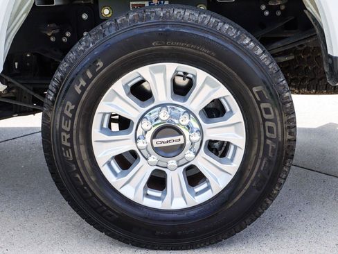 Used 2022 Ford F250 XL w/ STX Appearance Package AWD/4WD image 21