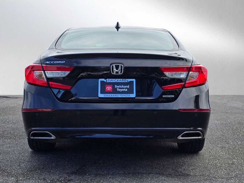 Used 2018 Honda Accord Touring image 6