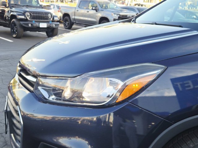 Used 2019 Chevrolet Trax LS w/ Tint and Cruise Package FWD image 6