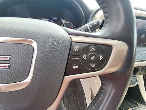 Used 2020 GMC Acadia Denali w/ Denali Ultimate Package image 19